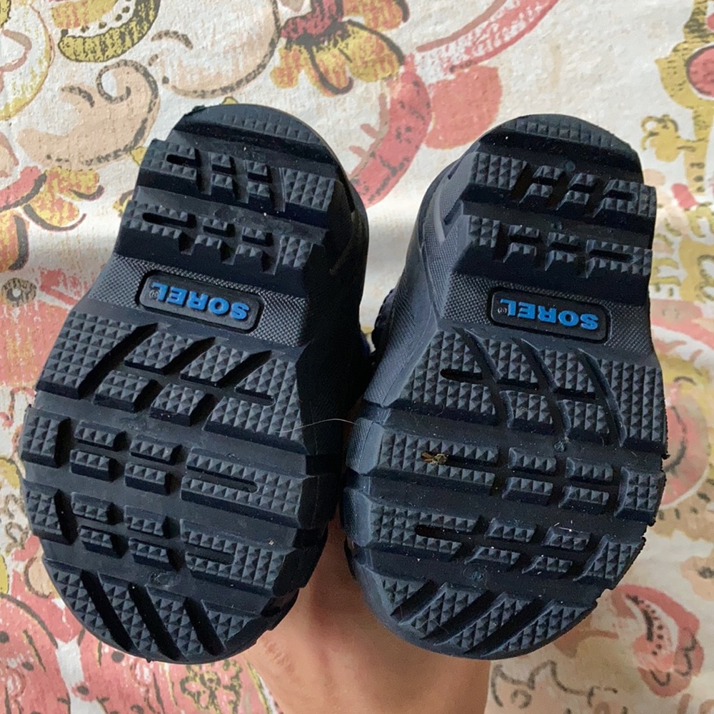 Sorel Kids Boots in Navy and Black - Picture 3 of 7